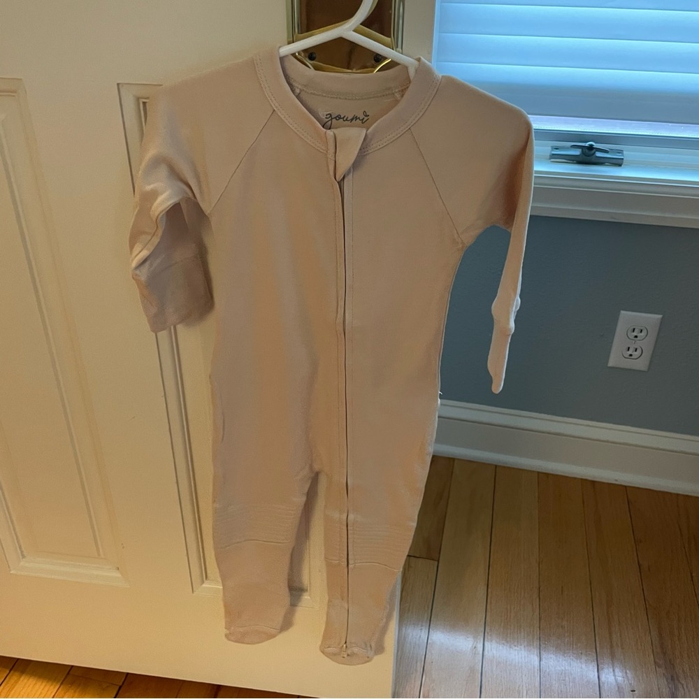 SOLD!! NWOT Goumi Tan Zipper Jumpsuit Size 6-12M - Picture 1 of 6